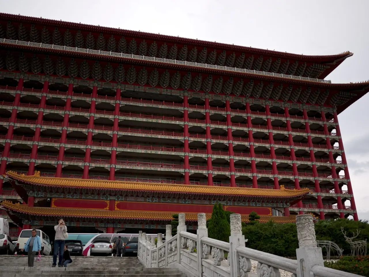 Sizzling Heat Waves in Japanese Cities Result in Three Fatalities