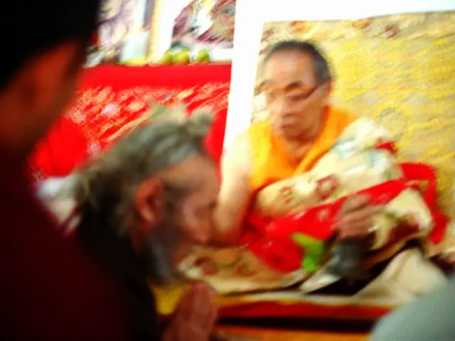 Exploring the Interpretation of Colors' Impact on Human Auras According to Edgar Cayce