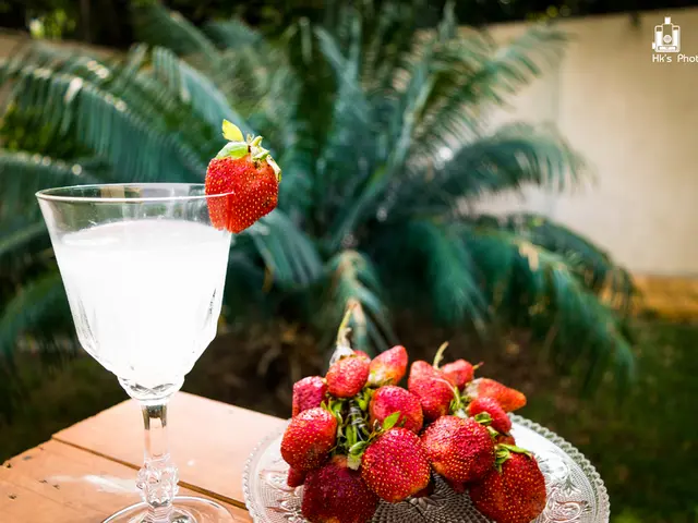 Tennis Prodigy Iga Swiatek Endorses Strawberry Pasta Diet - Dietitian Offers Expert Opinion