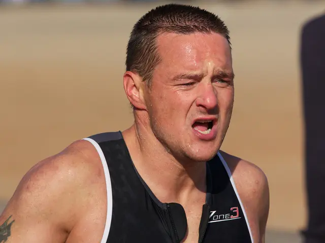 Revealed: The Persistent Armpit Odor Post-Shower - Uncovering the Causes