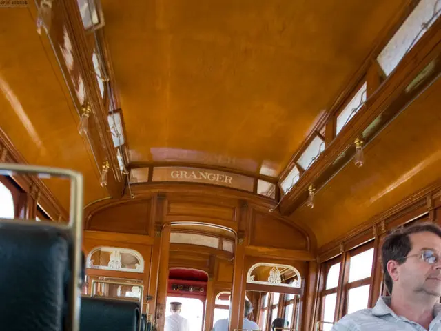 Workplace accident on a rooftop in Mannheim leaves man critically hurt