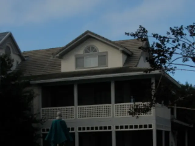 Open-air swimming pool event in Quierschied featuring Qi Gong breathing techniques with a unique...