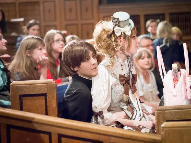 Supports the Willich Child Protection Association with a donation of 3,000 euros, as per Hall 22's...